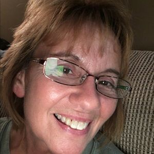 Meet your Posher, Connie